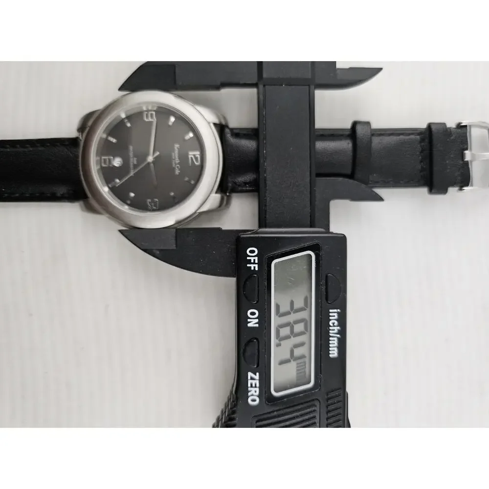 Mens Kenneth Cole New York Date P93-03 New Band Quartz Watch New Battery Runs